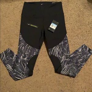 NWT Nike Power Hyper Tight Fit medium legging